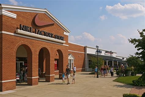 leesburg premium outlet hours